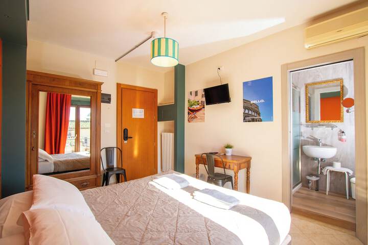 Room 8 of 20