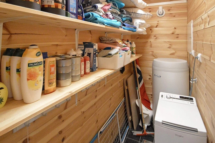 Room 7 of 14