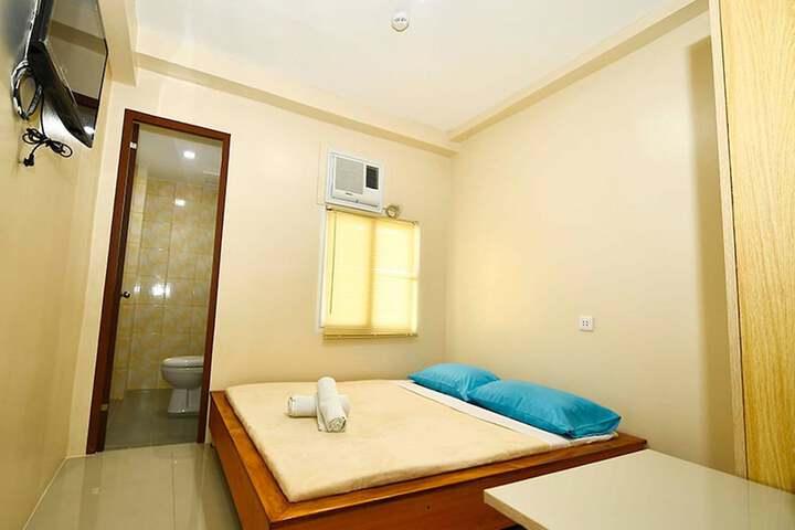 Room 21 of 34