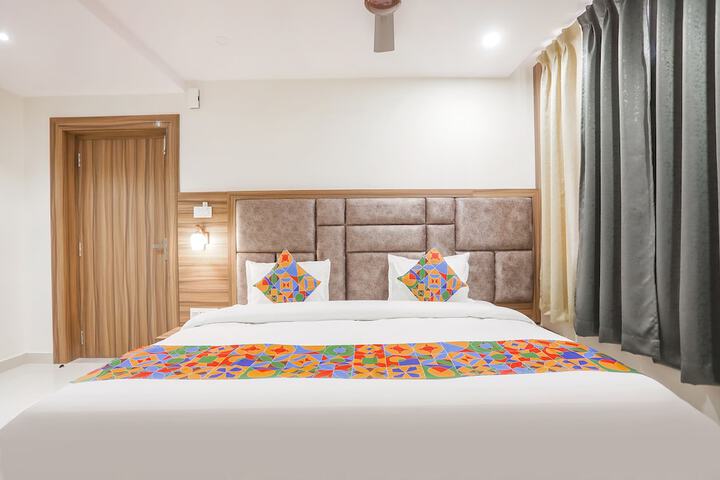 Room 15 of 25