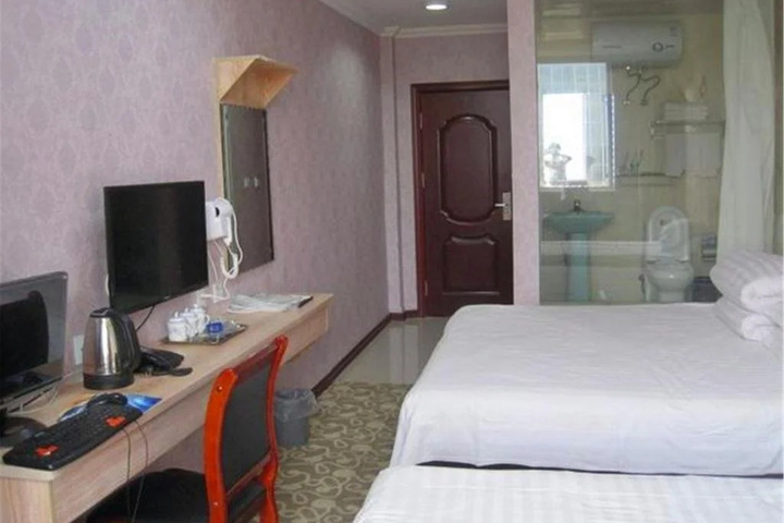 Room 4 of 18