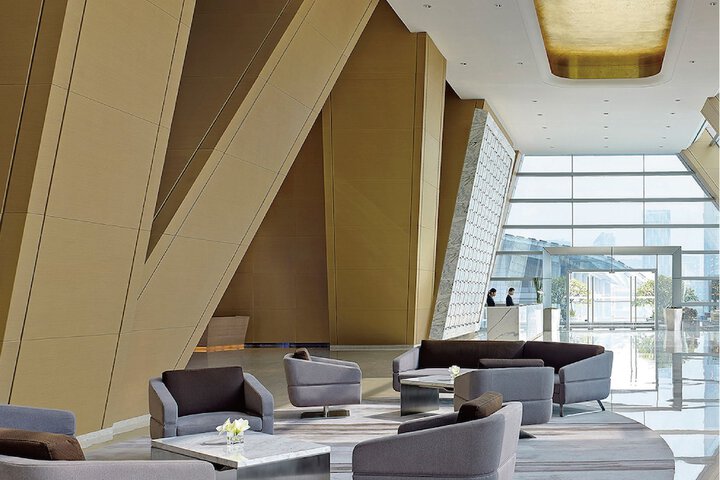 Entrance & Lobby
