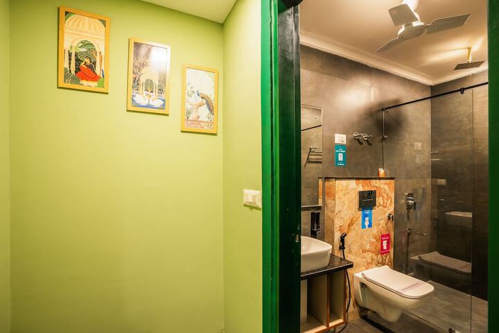 Room 62 of 90