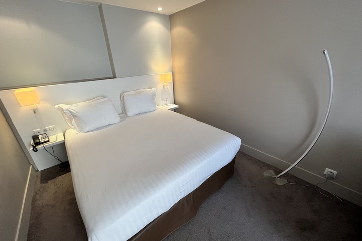 Room 28 of 92