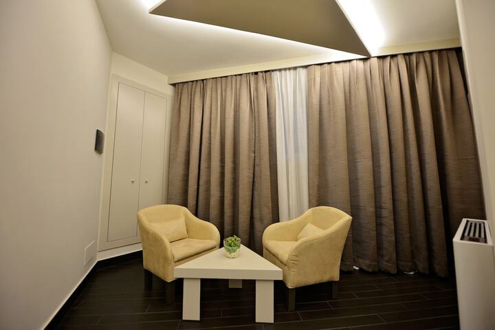 Room 13 of 36