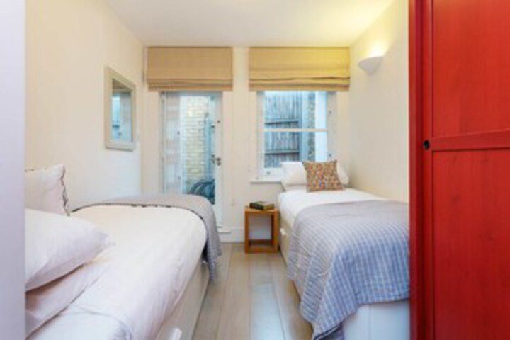 Room 16 of 20