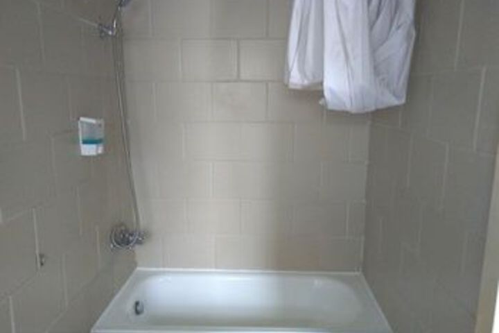 Room 5 of 32
