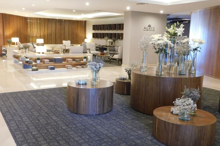 Hotel Interior 4 of 134