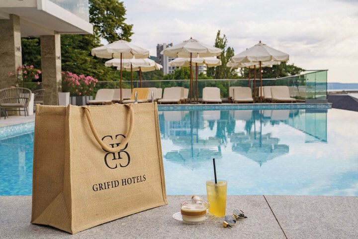 Pool Hotel