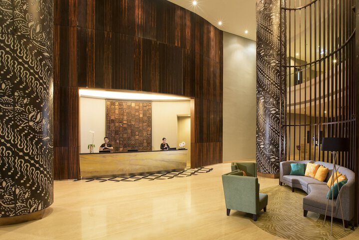 Entrance & Lobby