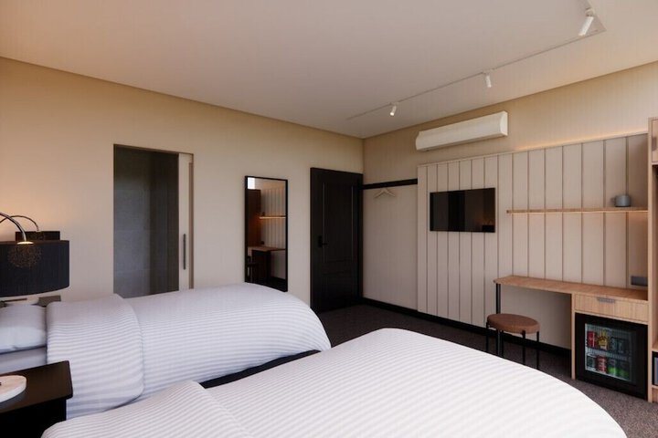 Room 6 of 14