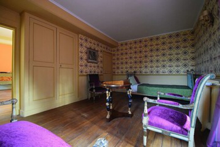 Room 33 of 53