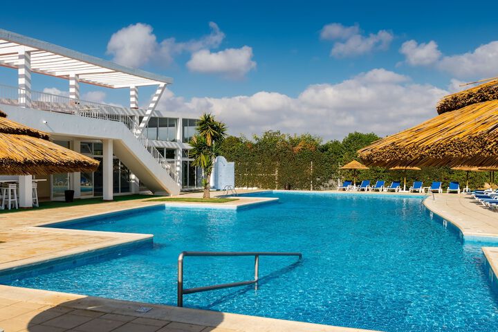 Hotel Pool