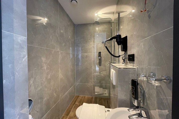 Room 45 of 52