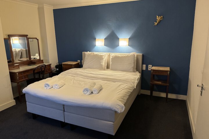 Room 12 of 44
