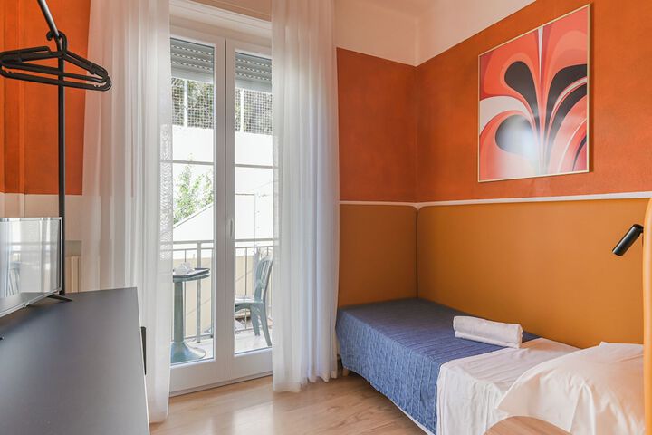 Room 106 of 241