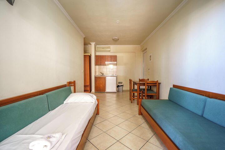 Room 108 of 179
