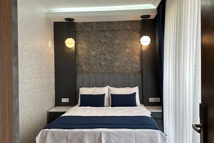 Room 10 of 31
