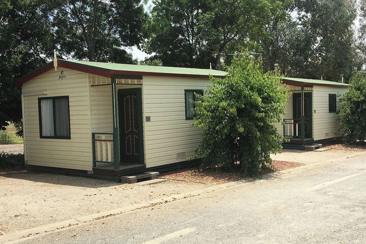 Room 5 of 77