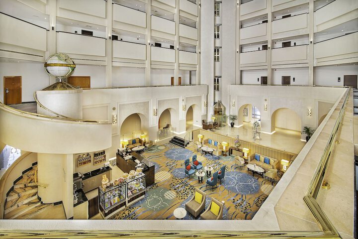Entrance & Lobby