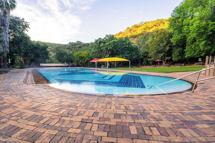 Pool 204 of 267