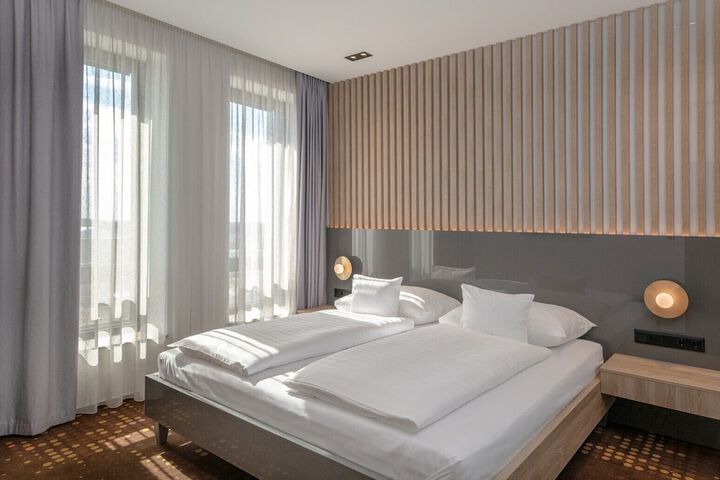 Room 15 of 98