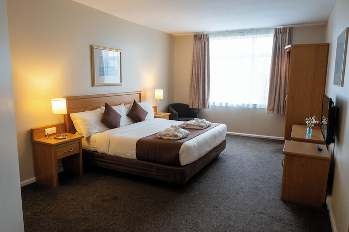 Room 17 of 77