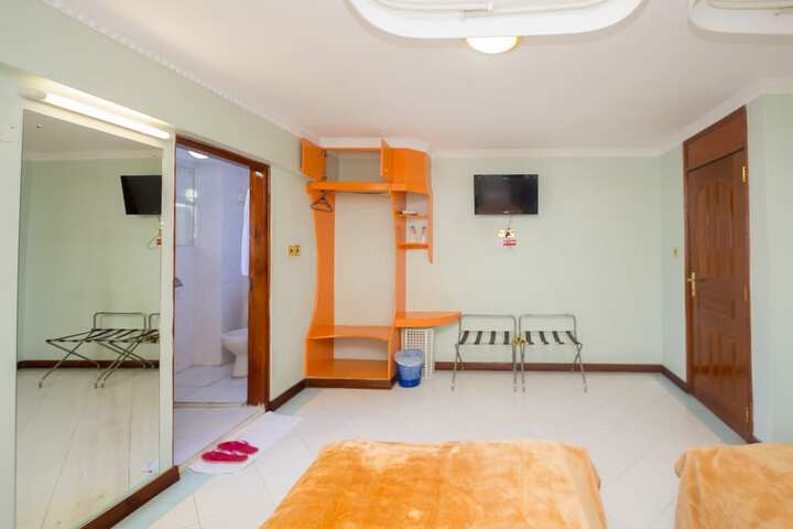 Room 6 of 24