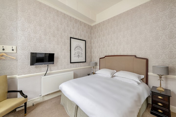 Room 20 of 99