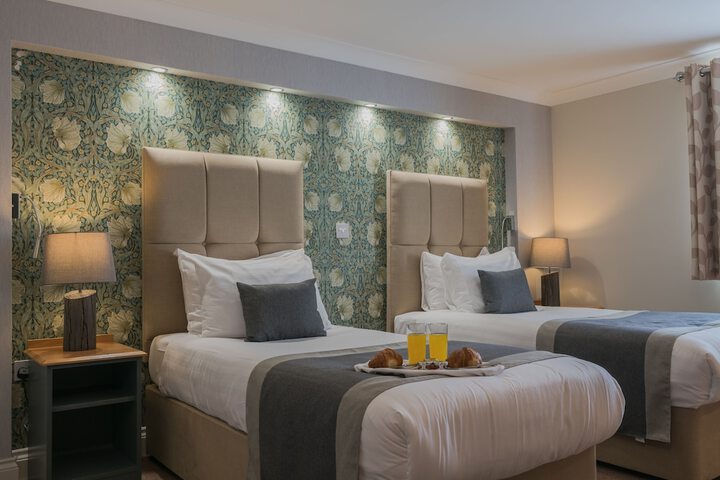 Room 4 of 36