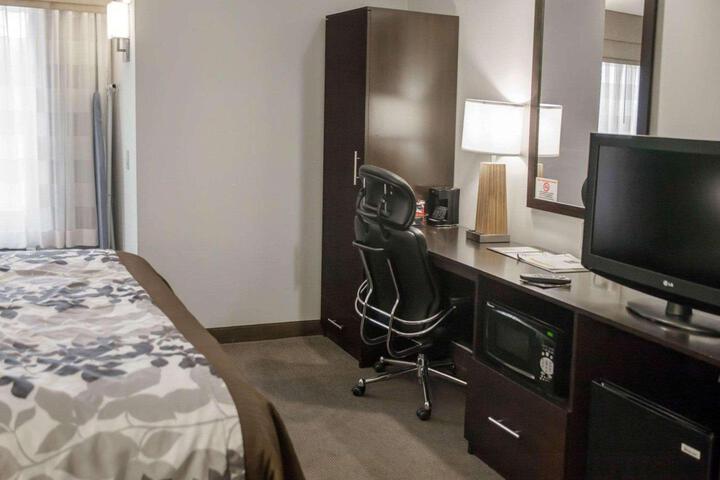 1 King Bed (6 of 12)