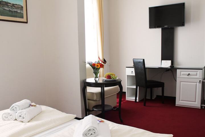 Room 43 of 89