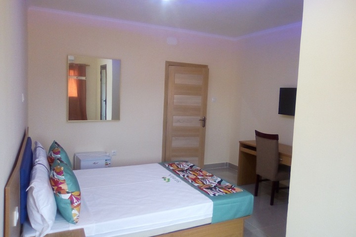 Room 7 of 14