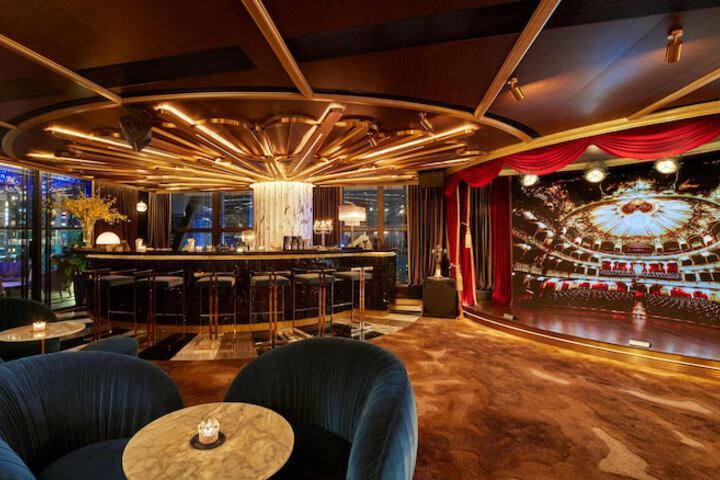 Lounge 81 of 89