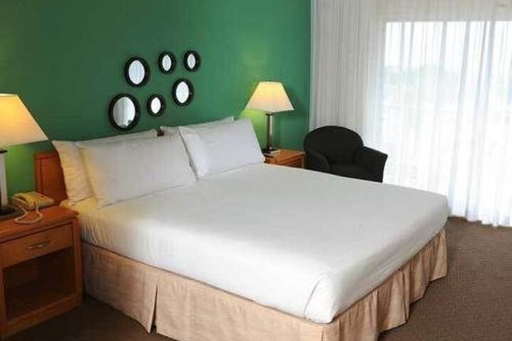Room 9 of 27
