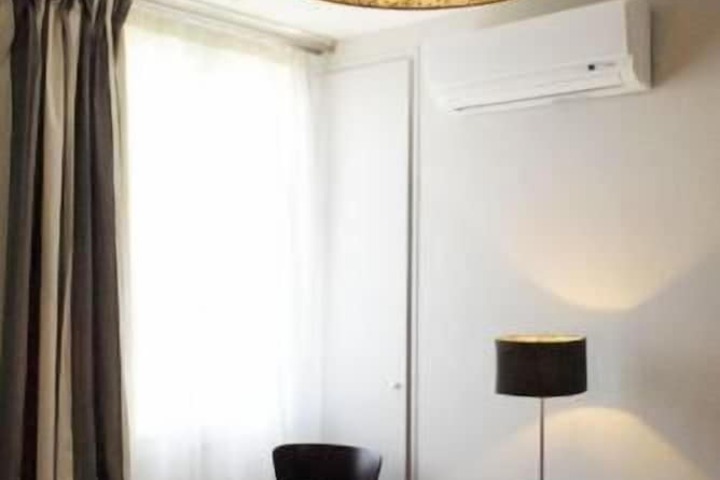 Room 13 of 43