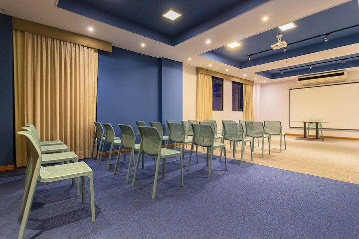 Business Center 37 of 41