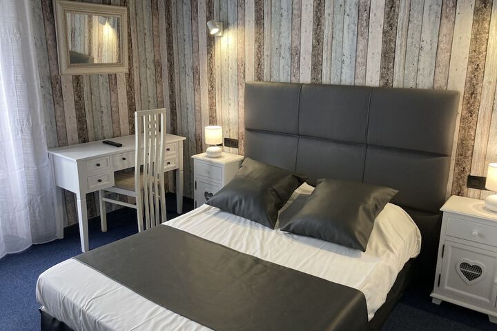 Room 14 of 37