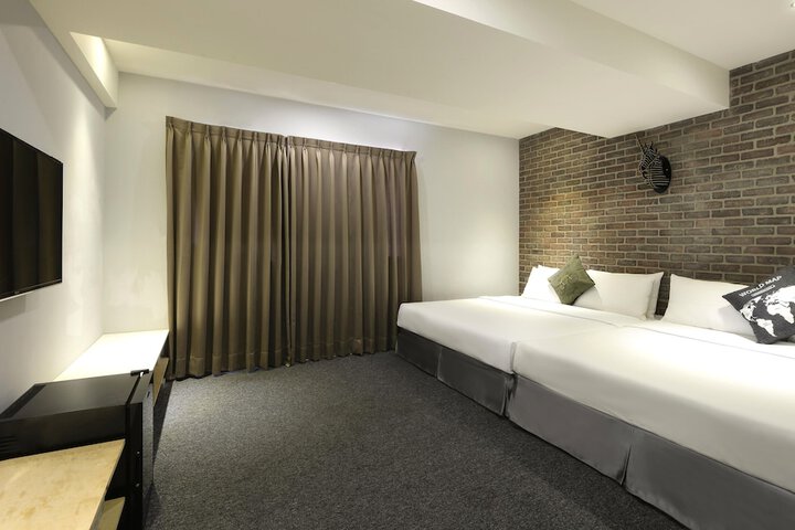Room 18 of 44