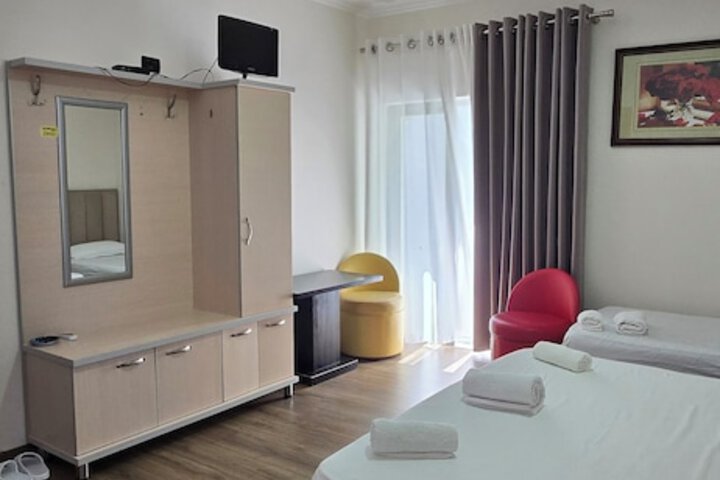 Room 2 of 17