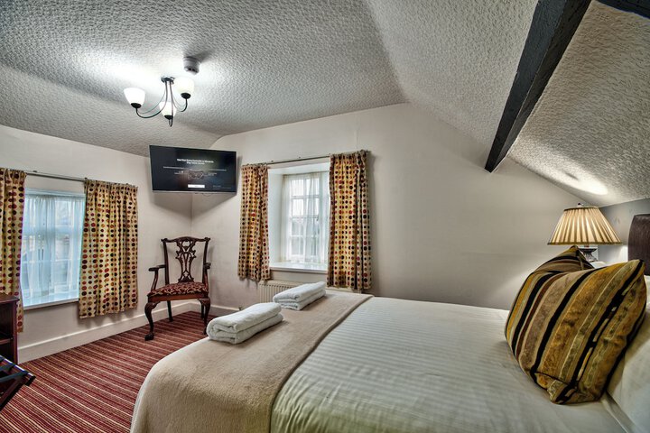 Room 32 of 74