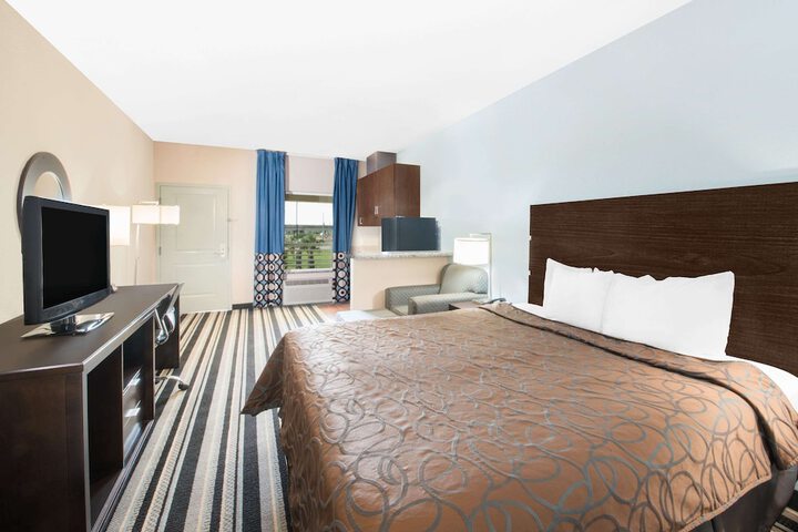 Room 5 of 17
