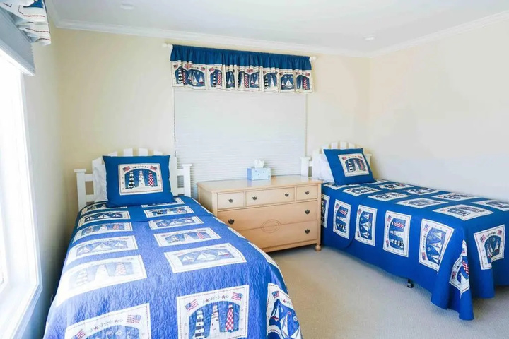 Room 3 of 10