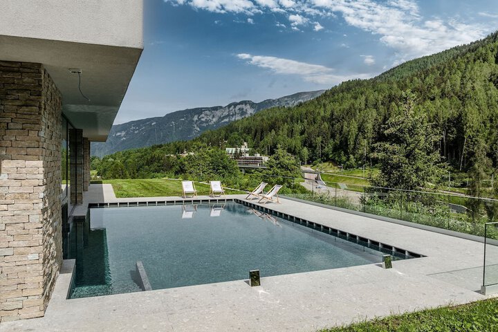 Hotel with Pool