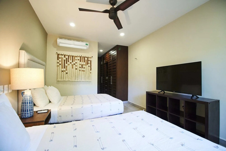 Room 4 of 19