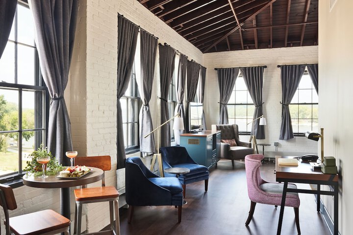 Signature Suite (8 of 8)