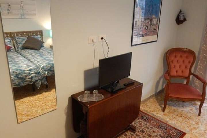 Room 31 of 37