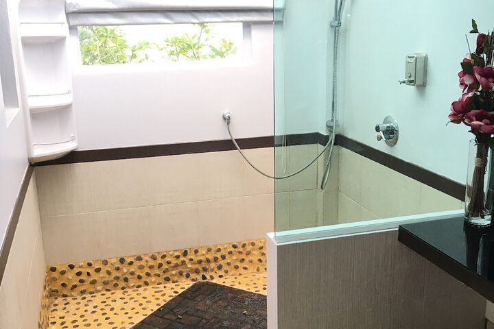 Room 70 of 106