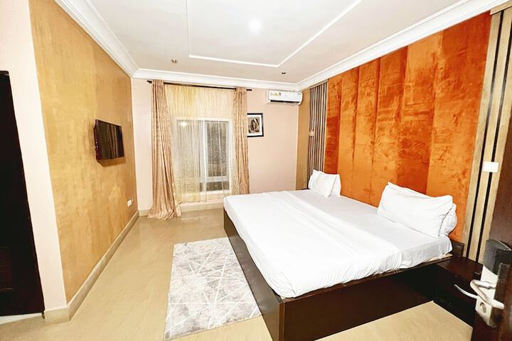 Room 6 of 45