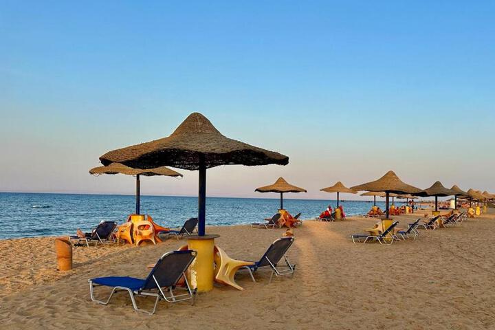 Image of شاليه عائلي بإطلالة على البحر Venecia resort العين السخنة